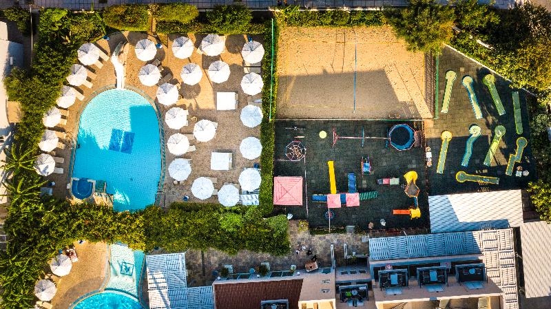 Peridis Family Resort