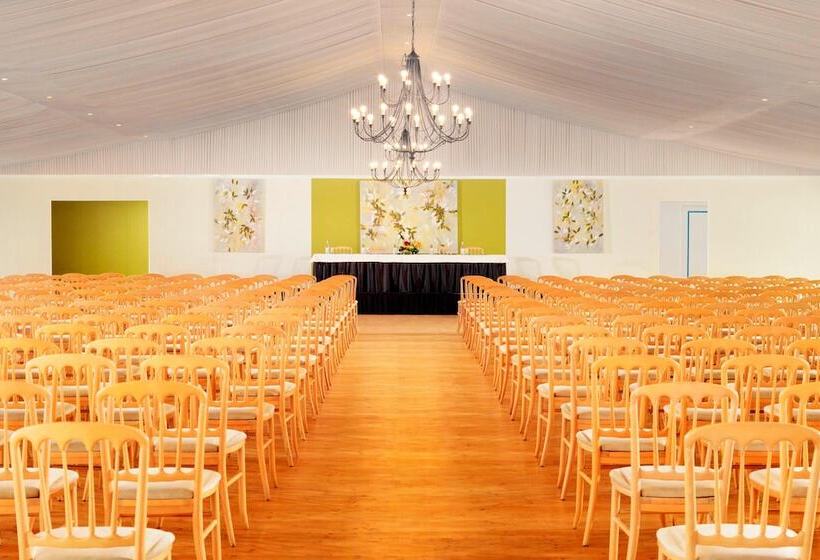 Pine Cliffs Hotel, A Luxury Collection Resort