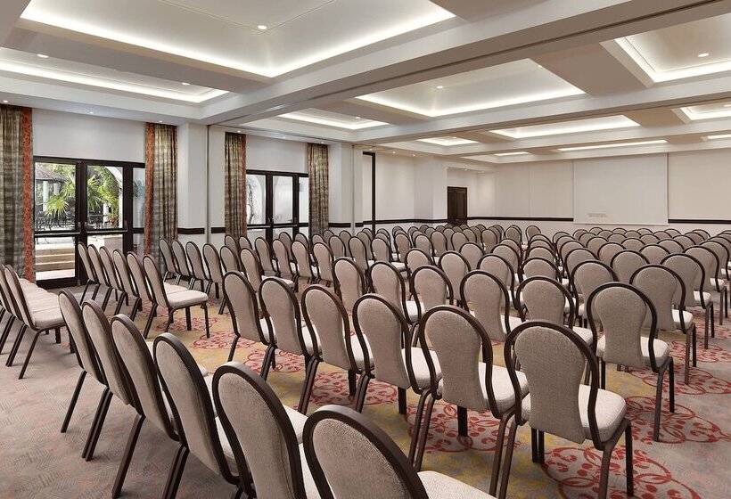 Pine Cliffs Hotel, A Luxury Collection Resort