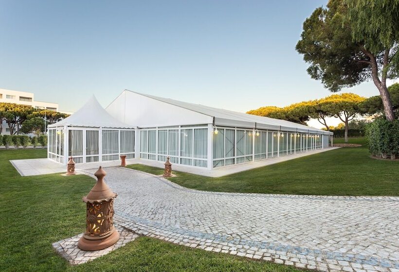 Pine Cliffs Hotel, A Luxury Collection Resort