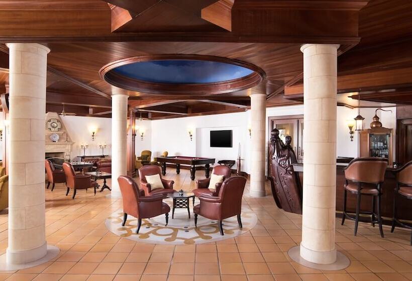 Pine Cliffs Hotel, A Luxury Collection Resort