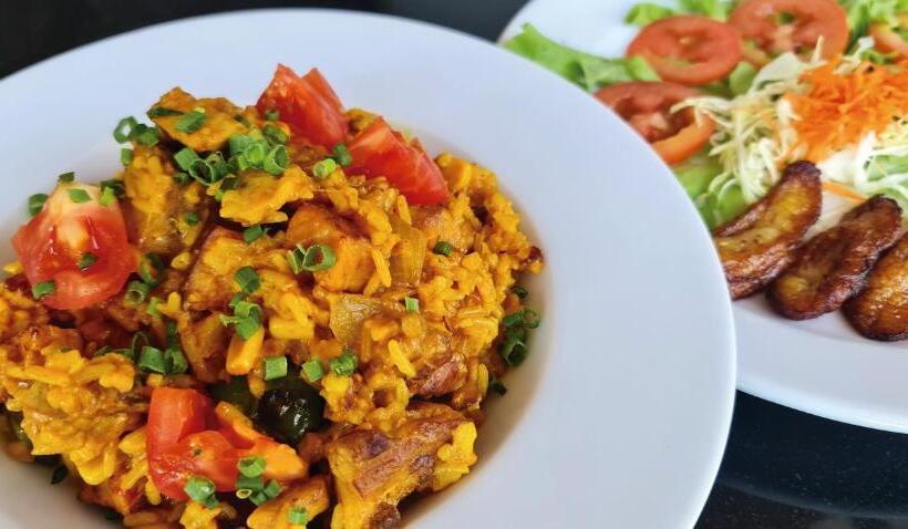 Pipikuku Hotel & Restaurant