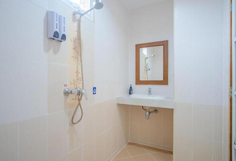 Pipikuku Hotel & Restaurant