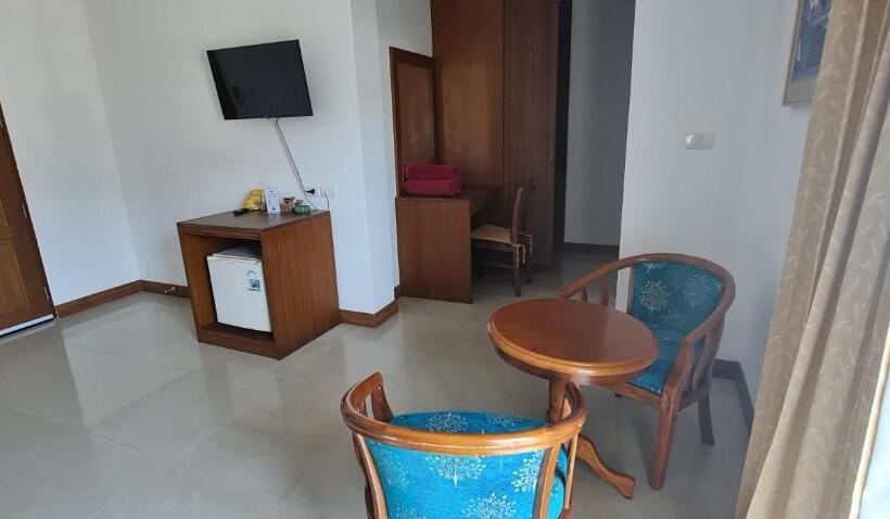 Pipikuku Hotel & Restaurant