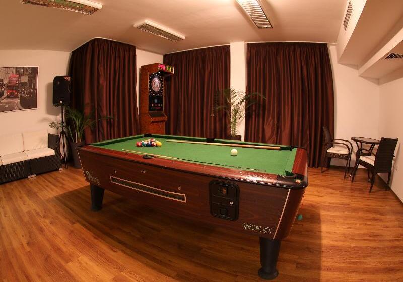 Radina's Way Hotel