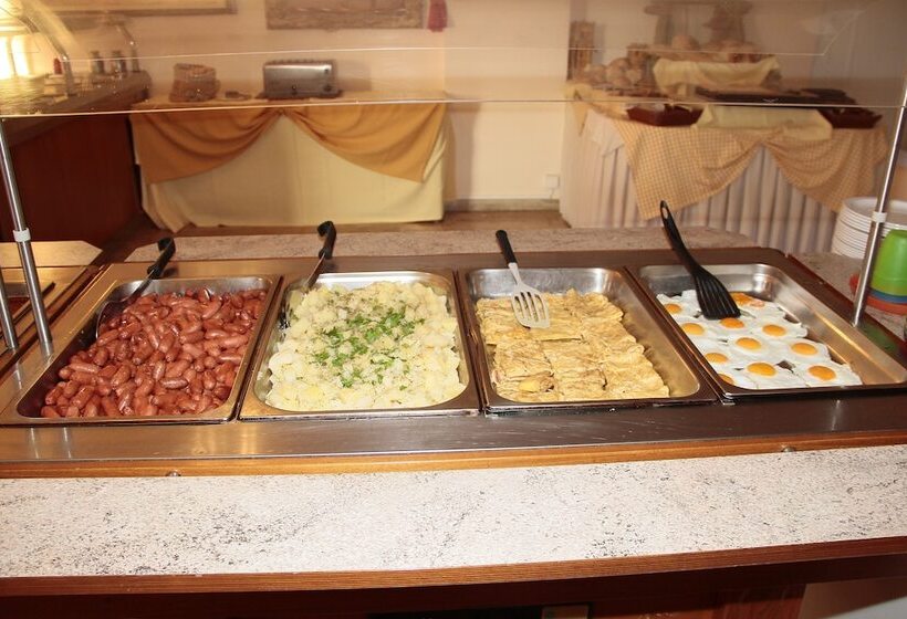 Roselands Hotel Bungalows