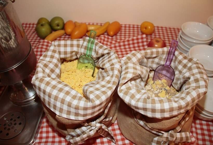 Roselands Hotel Bungalows