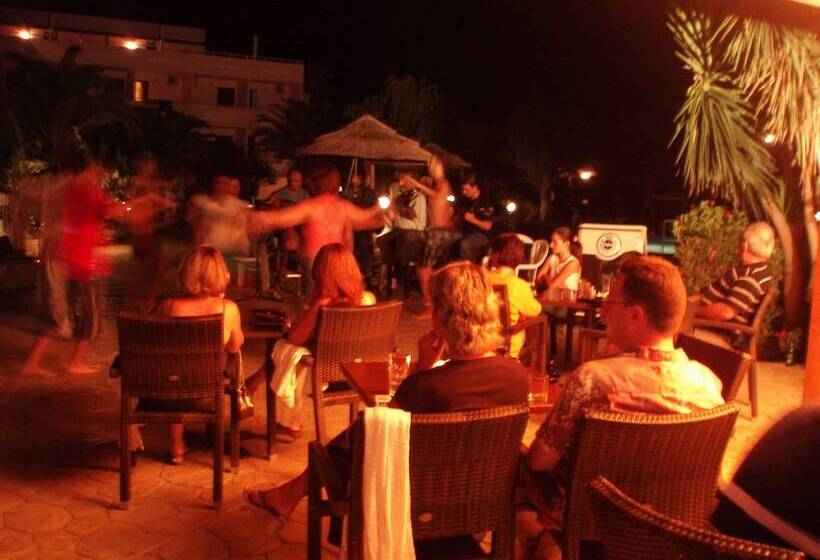 Roselands Hotel Bungalows