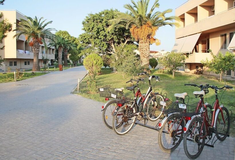 Roselands Hotel Bungalows