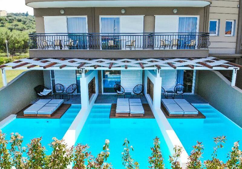 Royal Hotel And Suites