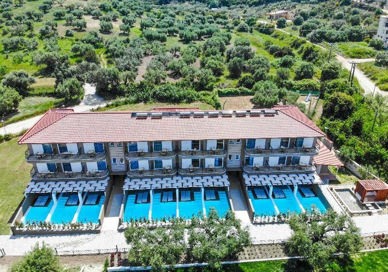 Royal Hotel And Suites