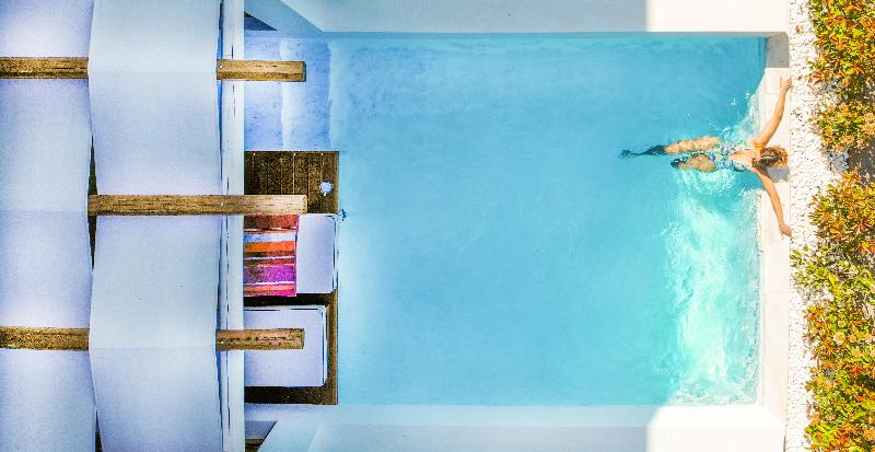 Royal Hotel And Suites