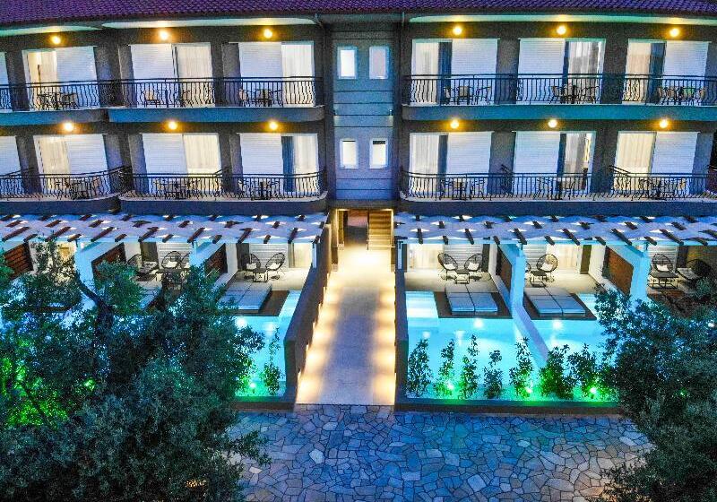 Royal Hotel And Suites