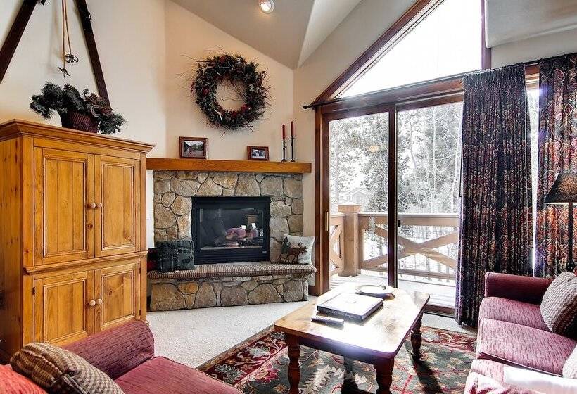 Saddlewood Townhomes