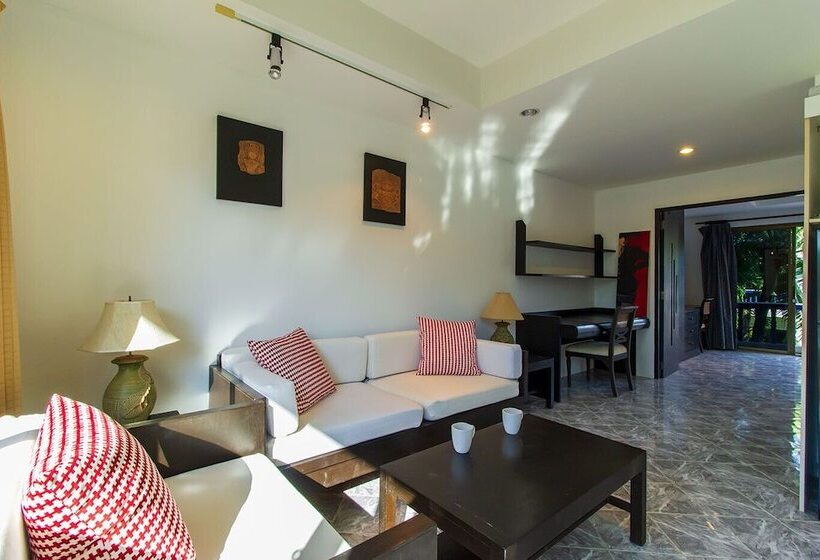 The Club Residence By Alexanders