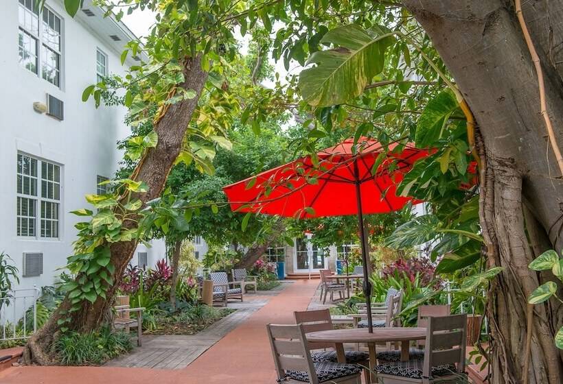 Tradewinds Apartment Hotel Miami Beach