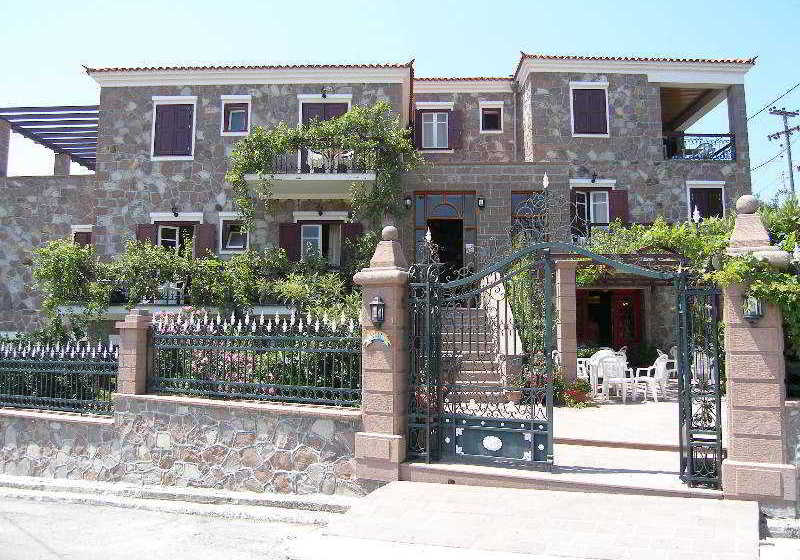 Villa Iris Hotel