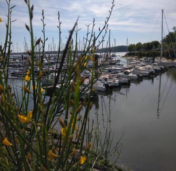 민박 Chambre D Hotes Côté Rance