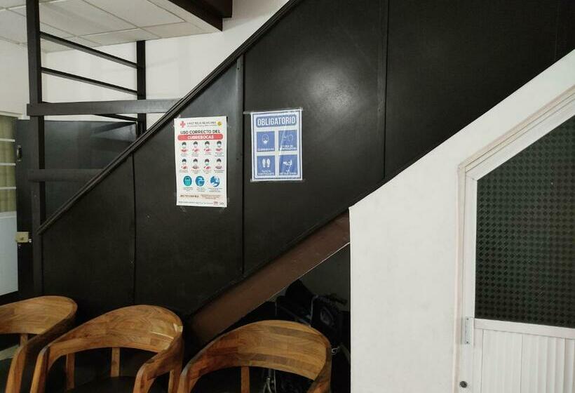 酒店 Hostal Herencia