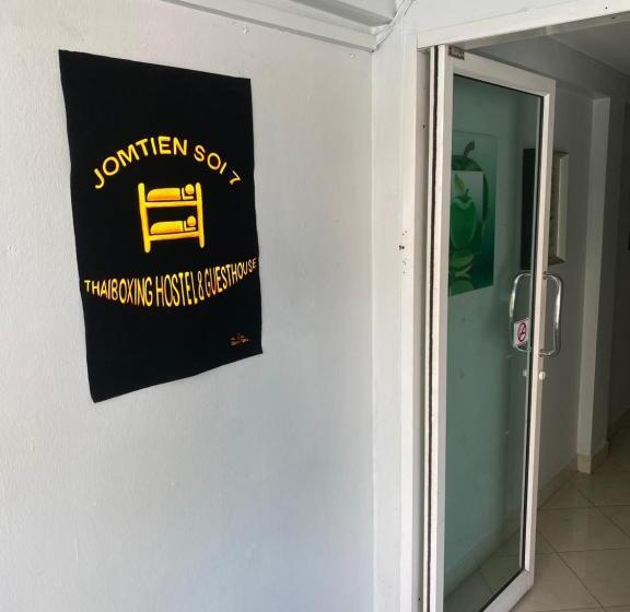 Jomtien Beach Hostel & Guesthouse