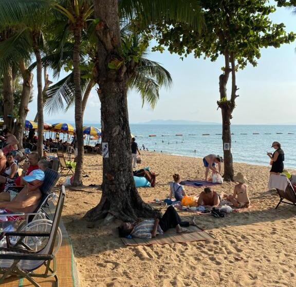 Jomtien Beach Hostel & Guesthouse