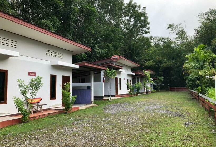 פנסיון Thanathorn Guesthouse