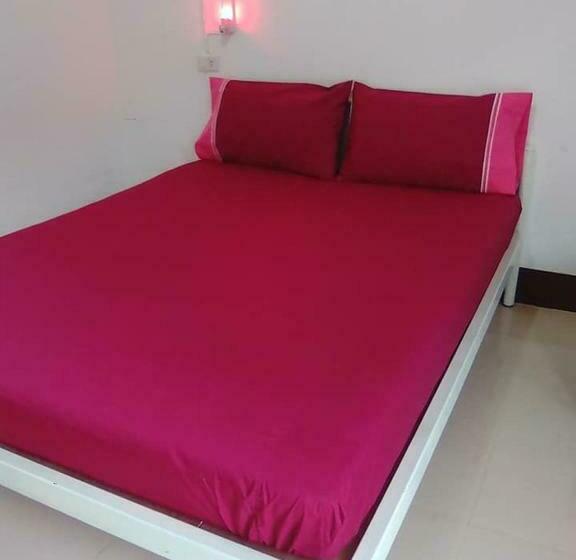 פנסיון Thanathorn Guesthouse