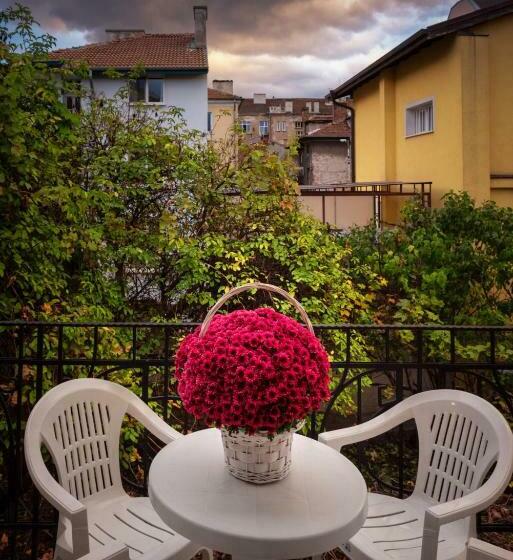 פנסיון The White House Sofia