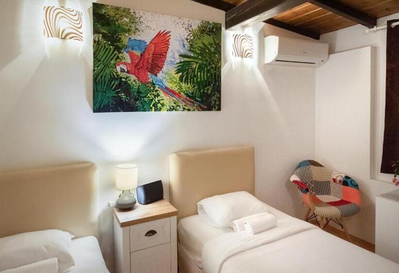 פנסיון The White House Sofia