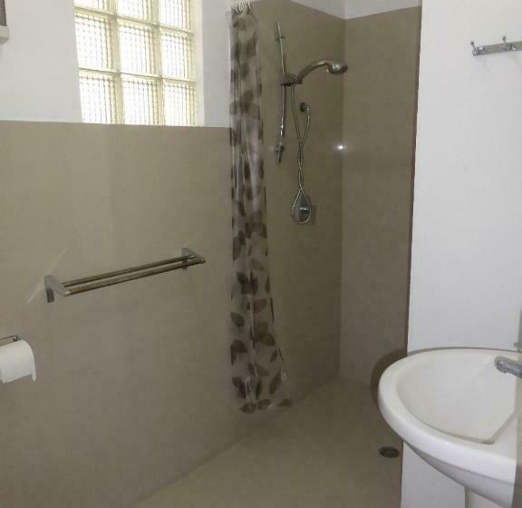 הוסטל Castaway Surf Retreat 1