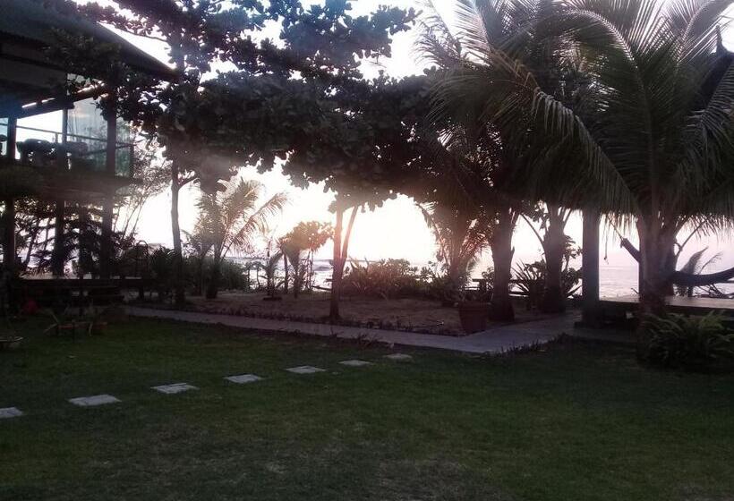 فندق صغير Castaway Surf Retreat 1