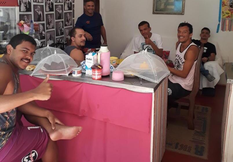 تختخواب و صبحانه Perto Do Aeroporto De Salvador   Dona Pitanga Hostel