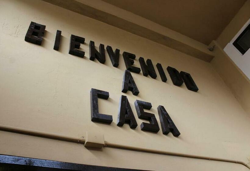 Casa Bonita Hotel Y Hostal