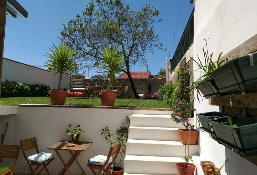 Peach Hostel & Suites