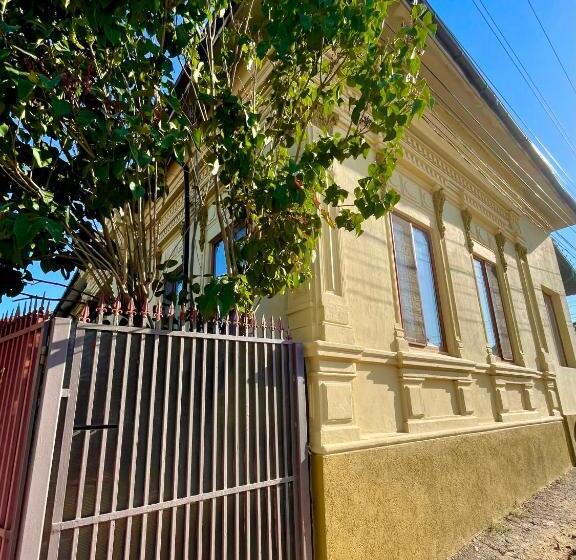 Пансион Casa Trandafirilor