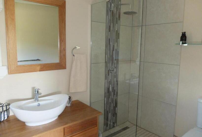 פנסיון Doorways