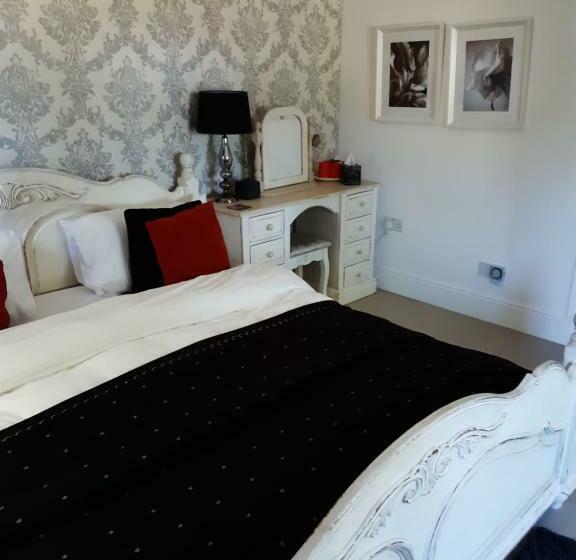 The White Dove Bed And Breakfast With Glamping Newark Showground