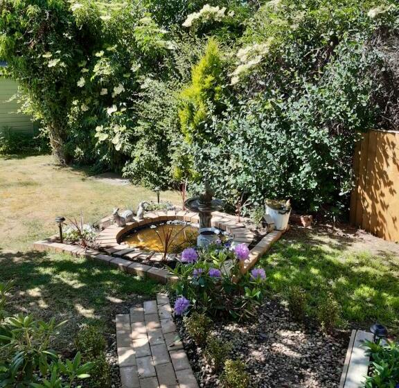 The White Dove Bed And Breakfast With Glamping Newark Showground