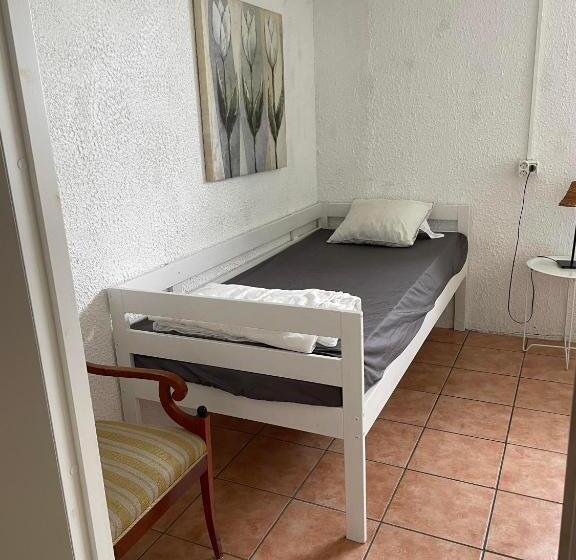 فندق Low Budget Bungalows