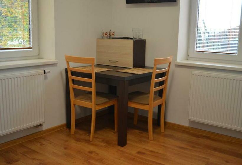 膳宿费 Ubytovanie Luky