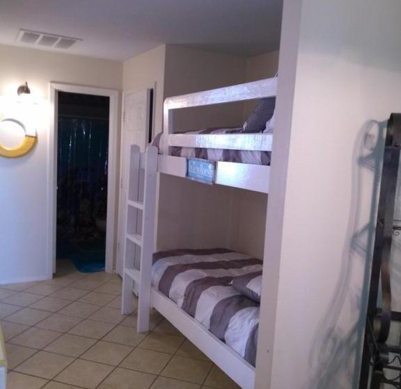 South Padre Island Condo Is Walking Distance To The Beach, Sleeps 6, Third Floor, 2024 Traveler Awar