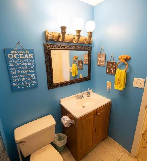 South Padre Island Condo Is Walking Distance To The Beach, Sleeps 6, Third Floor, 2024 Traveler Awar