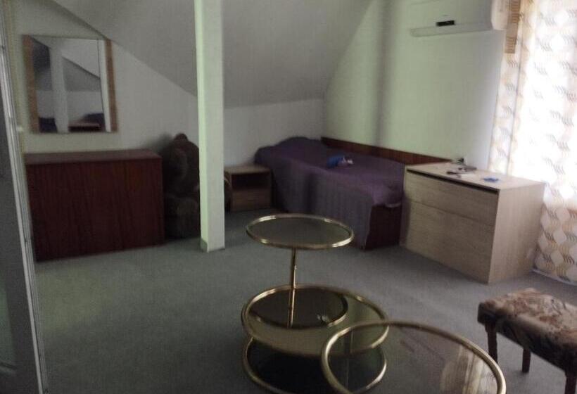 ペンション Tolem