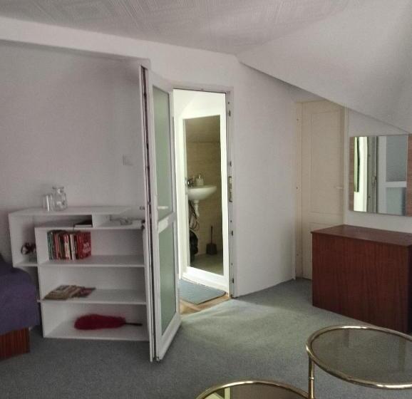 ペンション Tolem