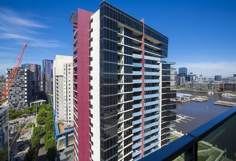 Apartments Melbourne Domain   New Quay Docklands