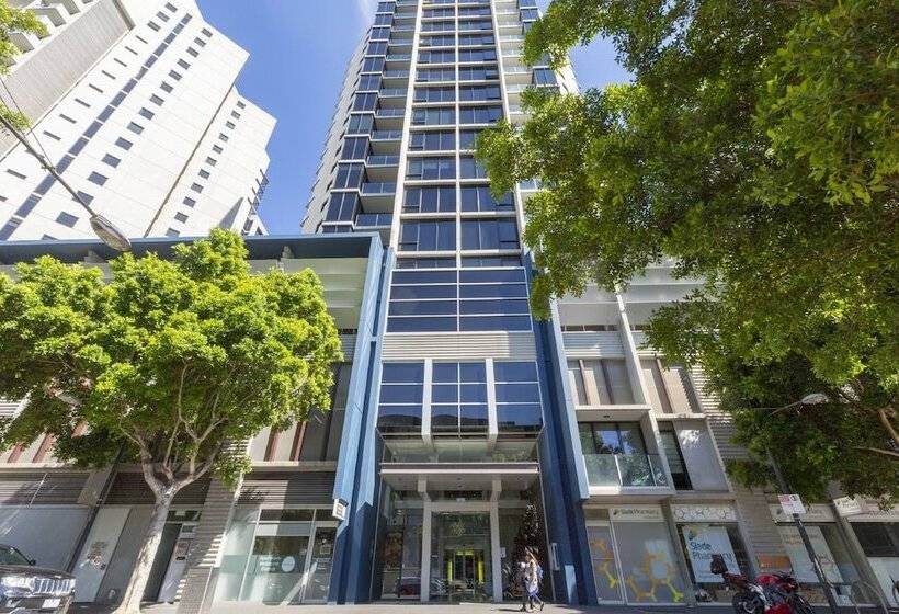 Apartments Melbourne Domain   New Quay Docklands