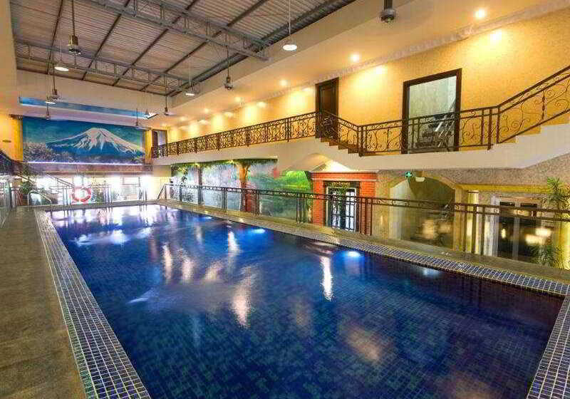 Amos Cozy Hotel Melawai