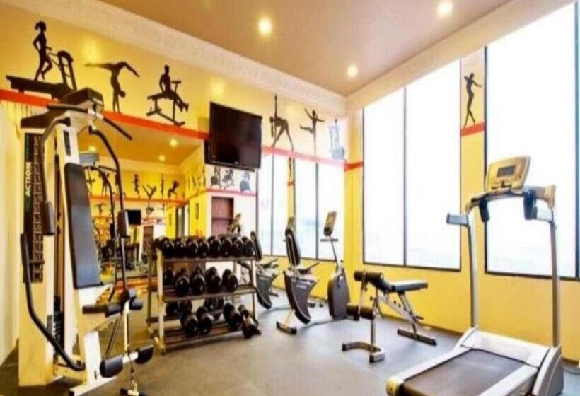 Amos Cozy Hotel Melawai