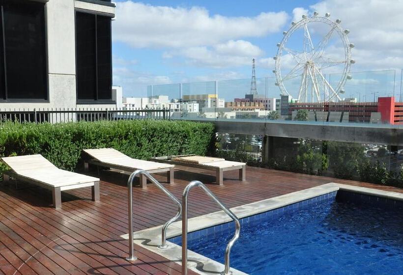 Apartments Melbourne Domain   New Quay Docklands