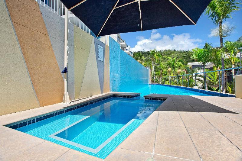 Azure Sea Whitsunday Resort